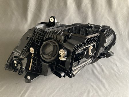 Mercedes C Class W205 headlight - Image 5